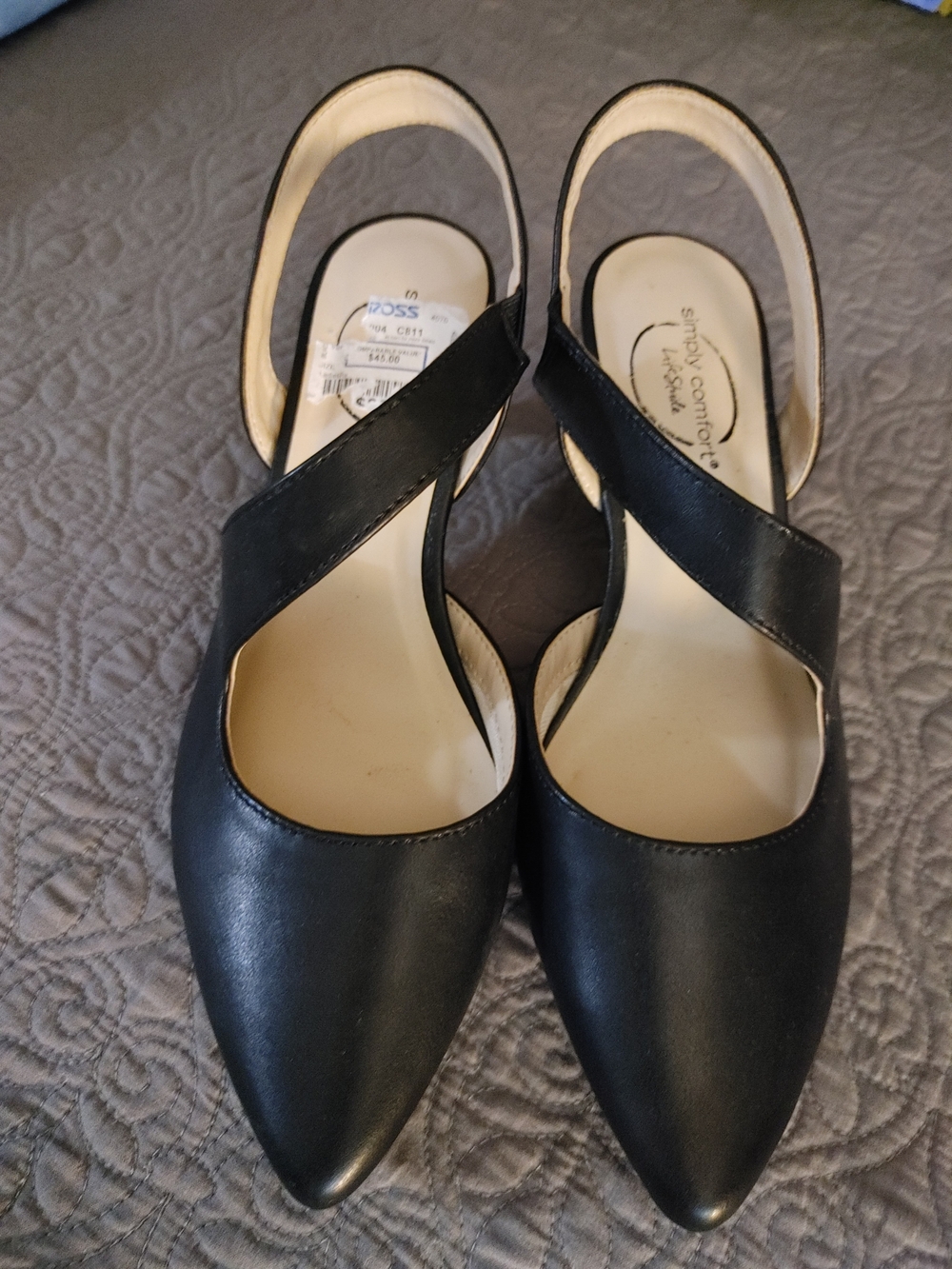 Simply Comfort Black Pointed Slingback Crisscross Heels
